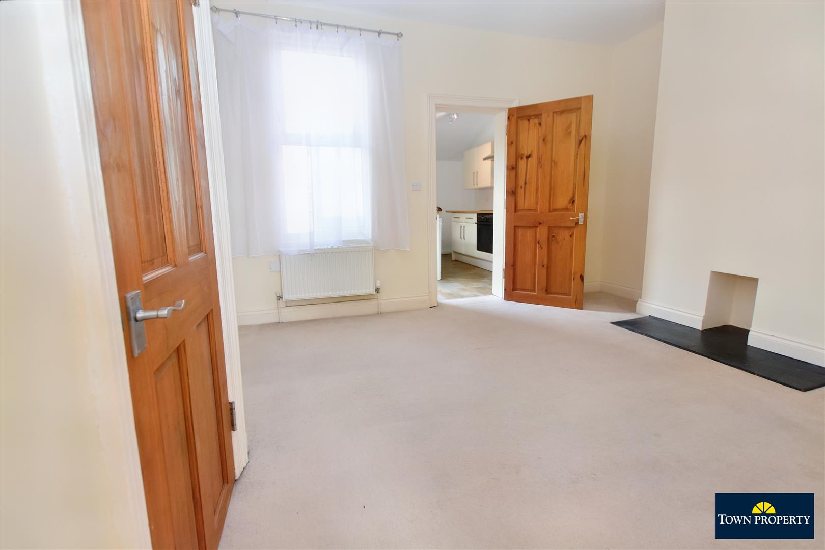 Property Details for Beach Road Eastbourne BN22 7HA Town Property Estate Agents. Eastbourne